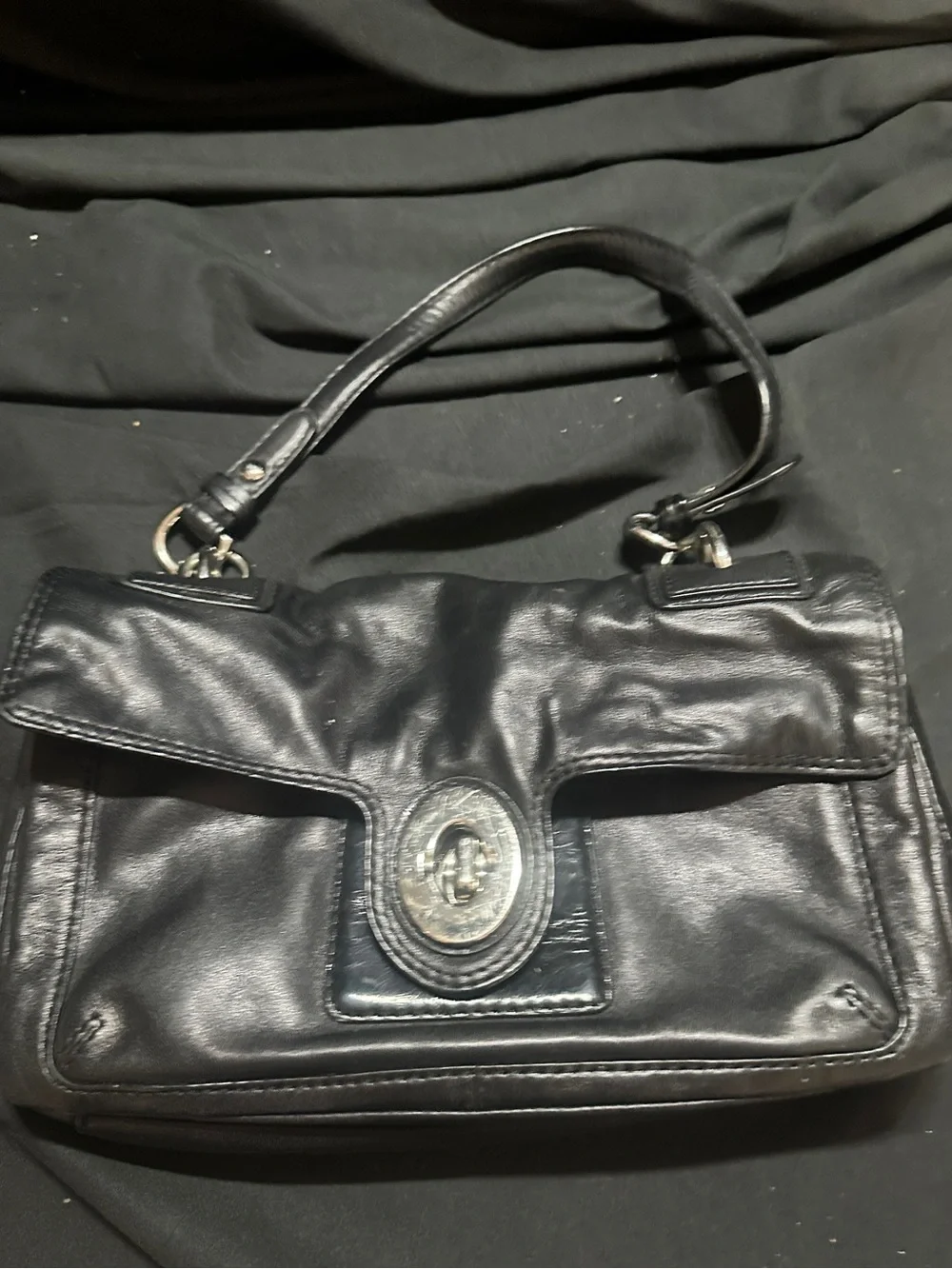 Classic Black Leather Shoulder Bag-Coach brand-#556 - Picture 1 of 3